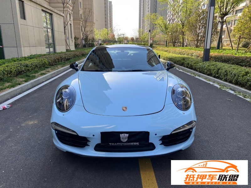  13年保時(shí)捷911轎車 
