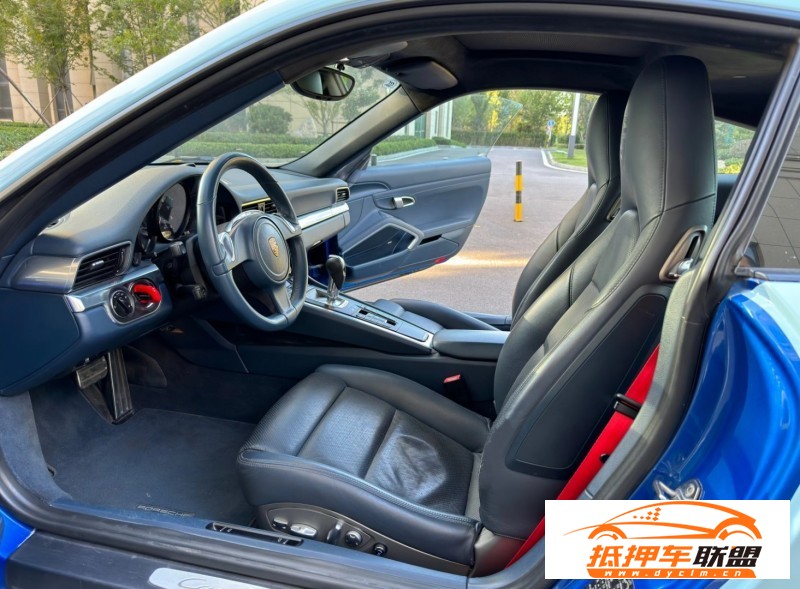 13年保時(shí)捷911轎車 
