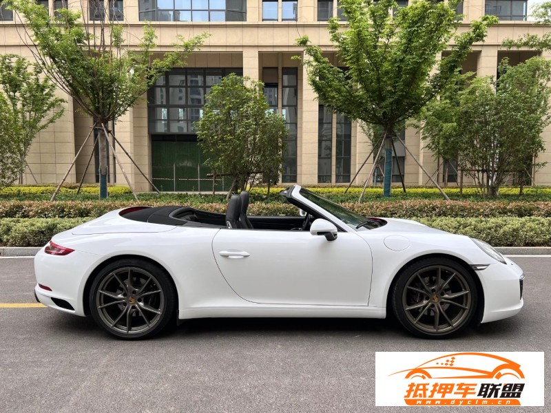  19年保时捷911轿车 