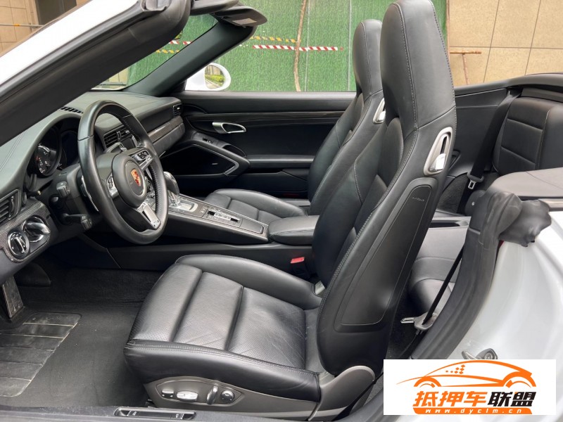 19年保时捷911轿车 