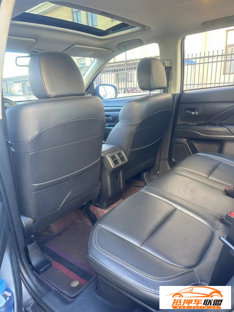  19年三菱歐藍(lán)德SUV 