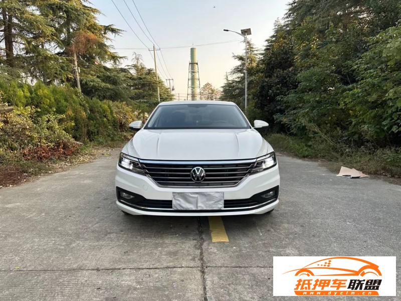  22年大眾朗逸轎車 