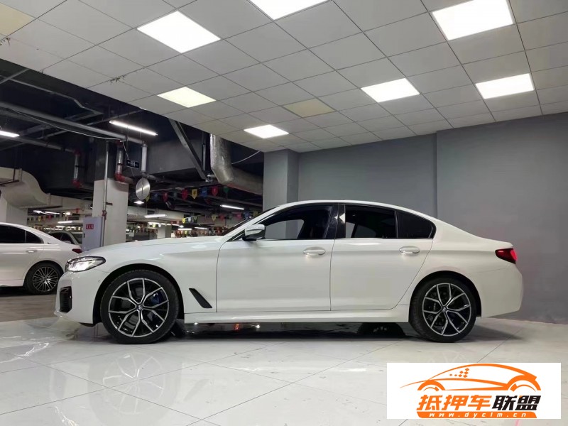  21年寶馬5系轎車 