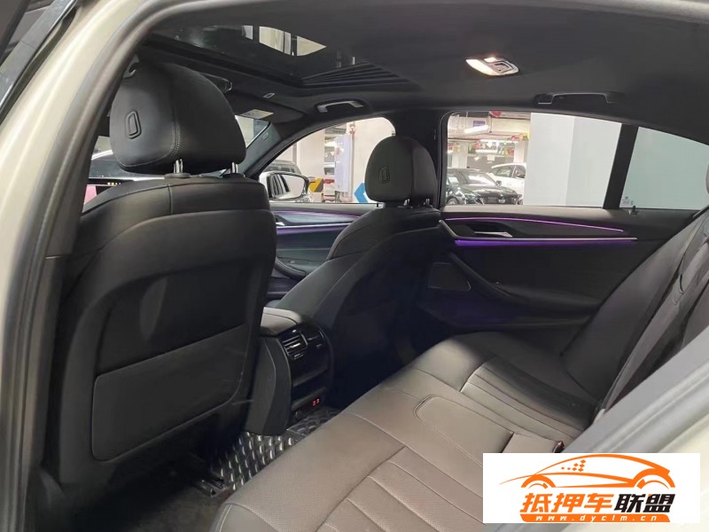  21年寶馬5系轎車 