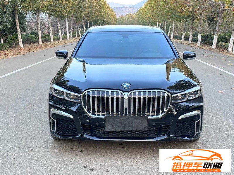  17年寶馬7系轎車 
