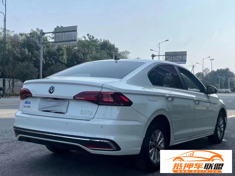  23年大眾寶來轎車 