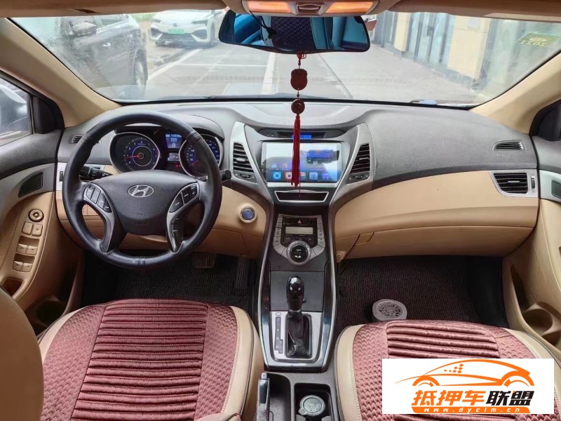  13年現(xiàn)代朗動(dòng)轎車 