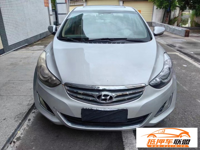  13年現(xiàn)代朗動(dòng)轎車 
