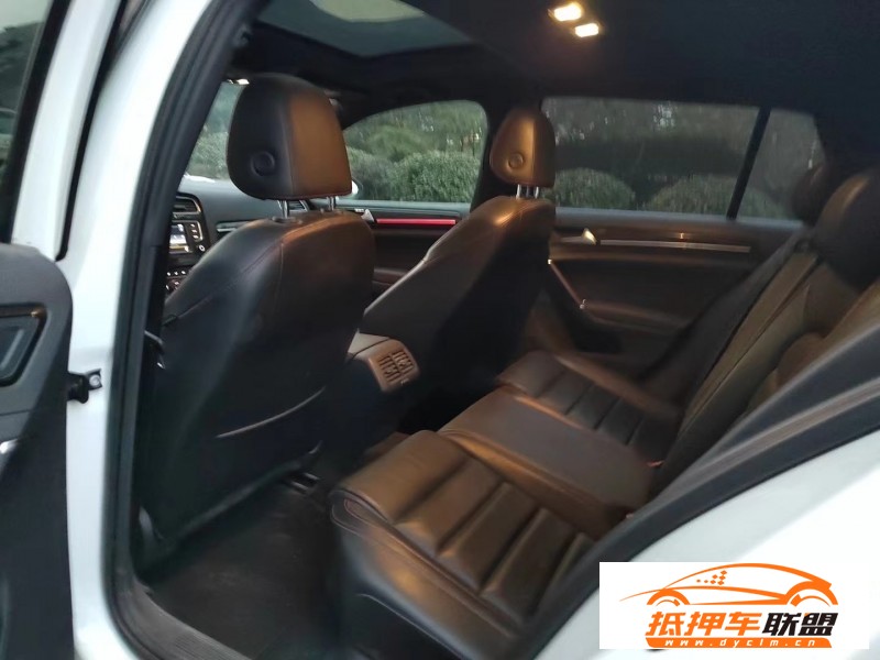  17年大眾高爾夫轎車 