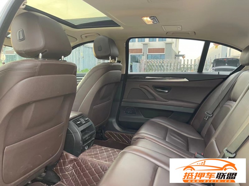  17年寶馬5系轎車 
