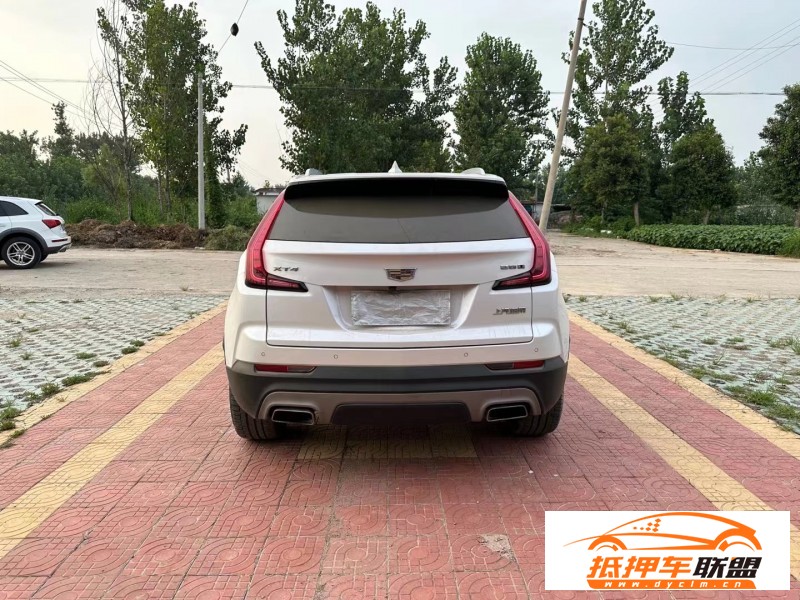  19年凱迪拉克XT4轎車 