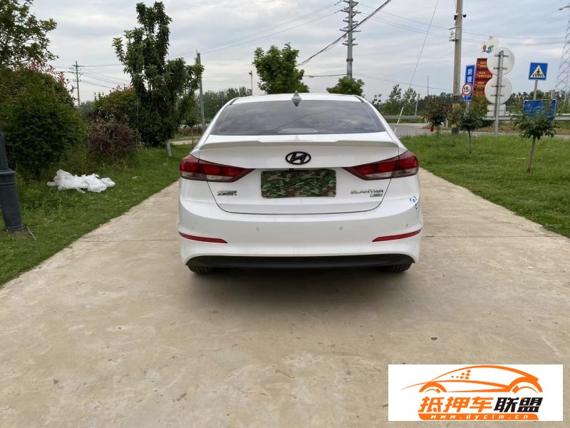  17年現(xiàn)代領(lǐng)動(dòng)轎車 
