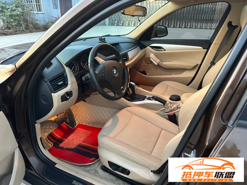  13年寶馬X1SUV 