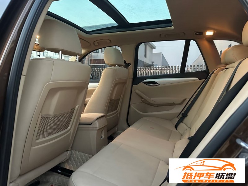  13年寶馬X1SUV 
