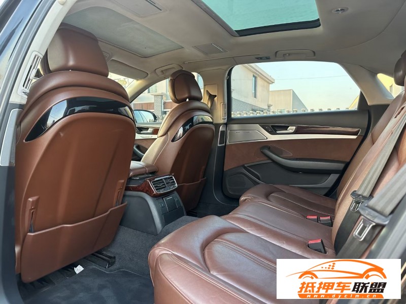  12年奧迪A8L轎車 