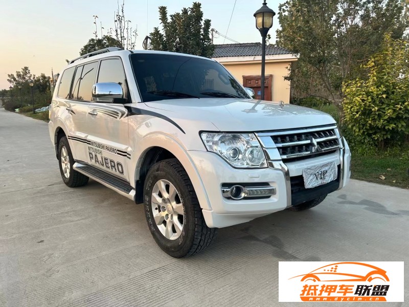  15年三菱帕杰羅轎車 