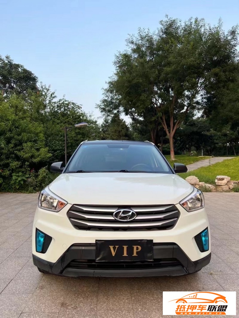 16年現(xiàn)代ix25轎車 