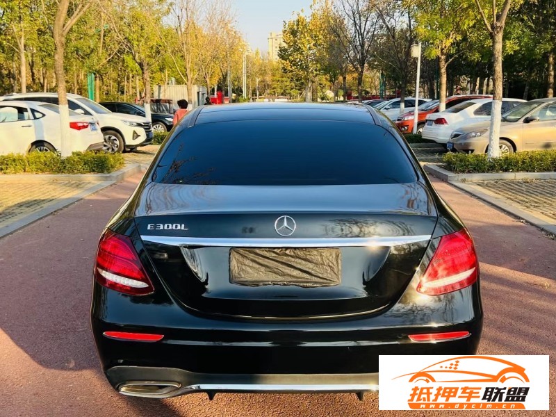  19年奔馳E轎車 