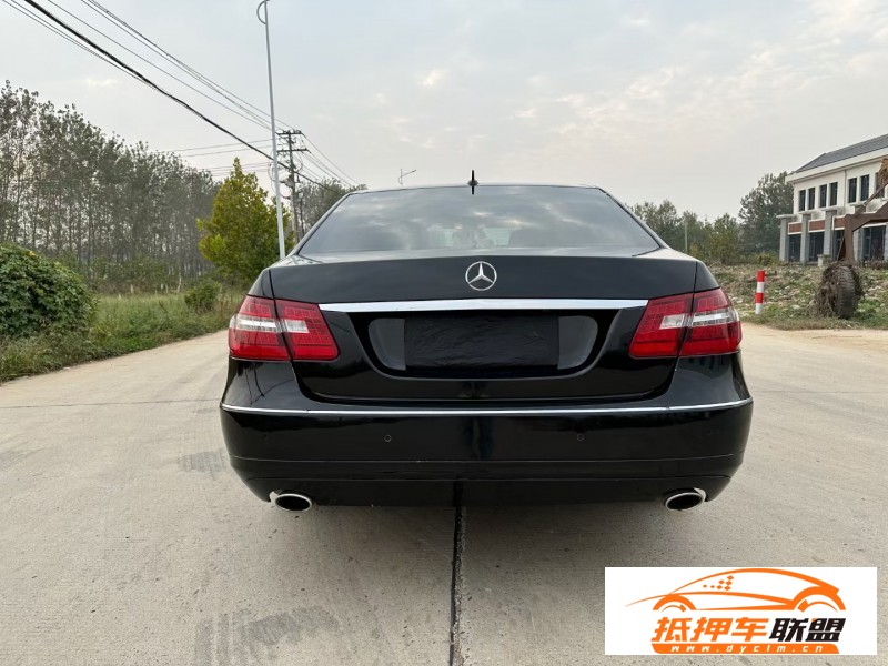  13年奔馳E轎車 