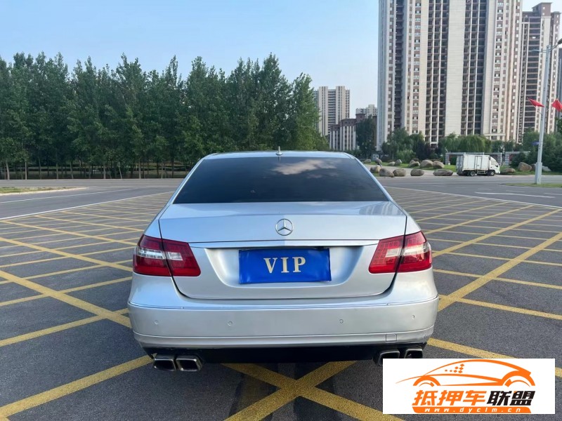  13年奔馳E轎車 