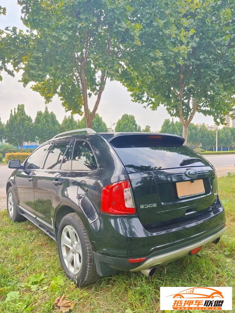  12年福特銳界轎車 