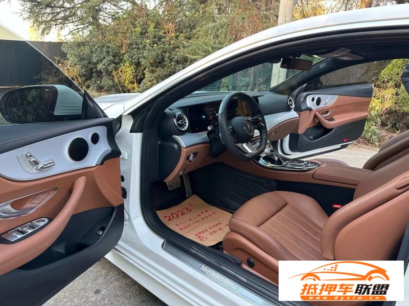  22年奔馳E轎車 