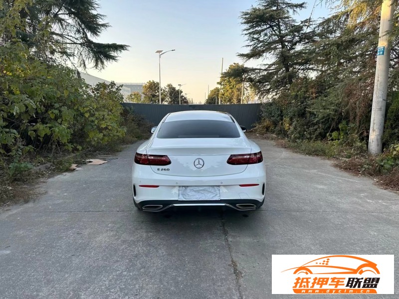  22年奔馳E轎車 