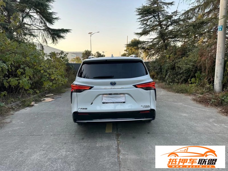  22年豐田塞納MPV 