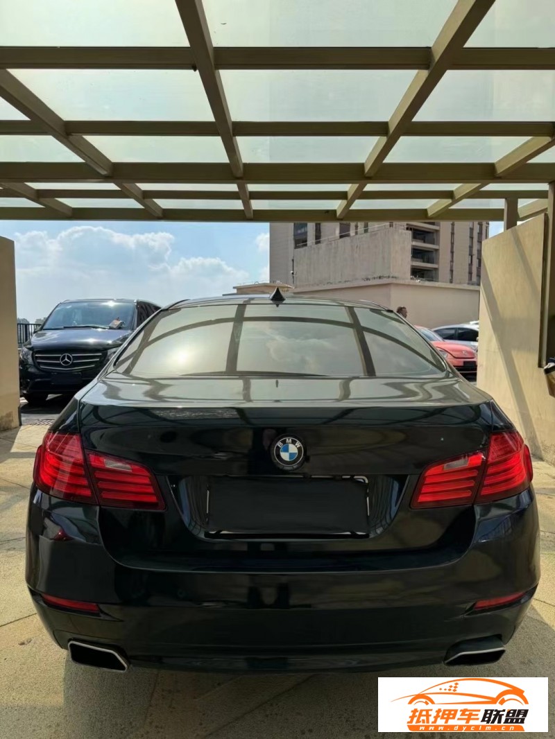  17年寶馬5系轎車 