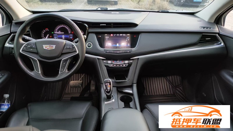  17年凱迪拉克XT5SUV 