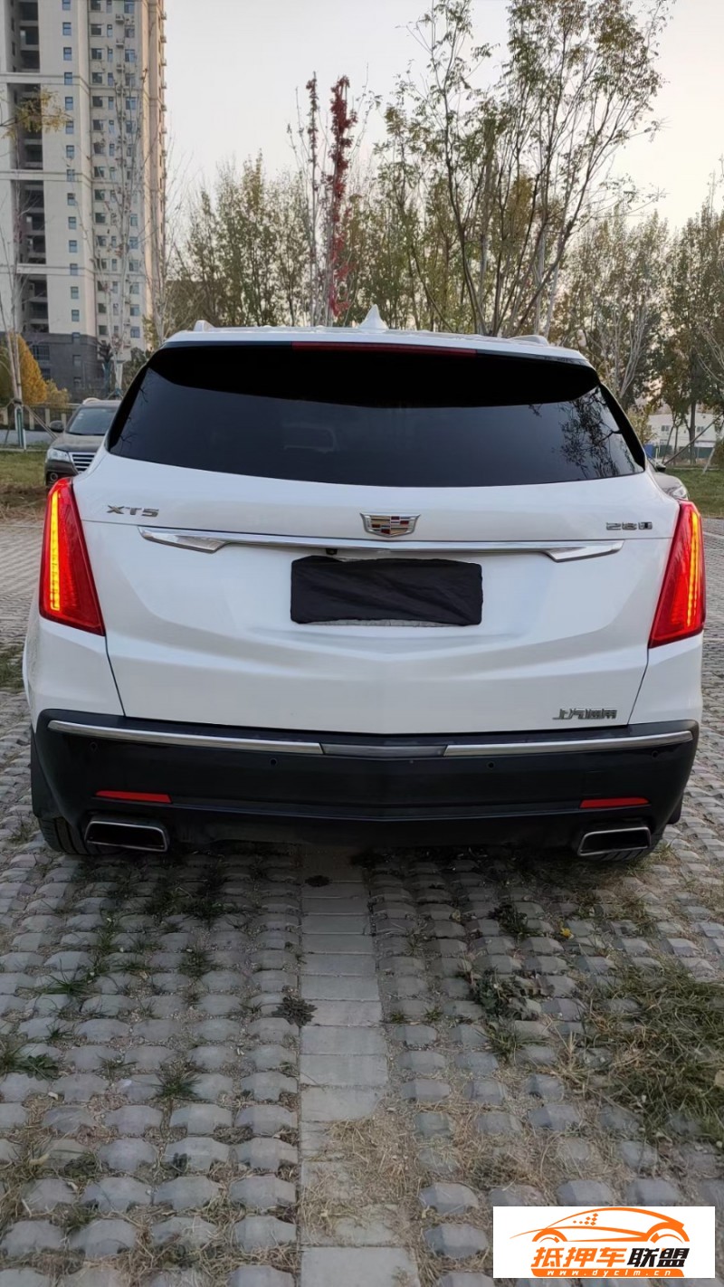  17年凱迪拉克XT5SUV 