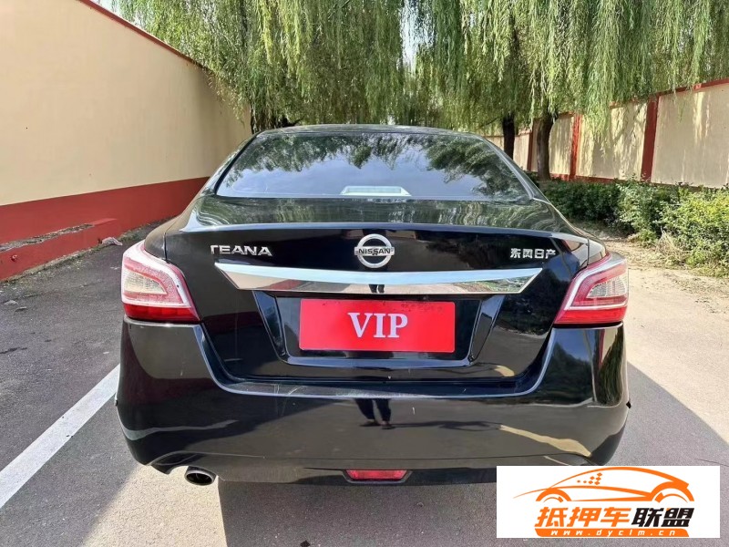  16年日產(chǎn)天籟轎車 