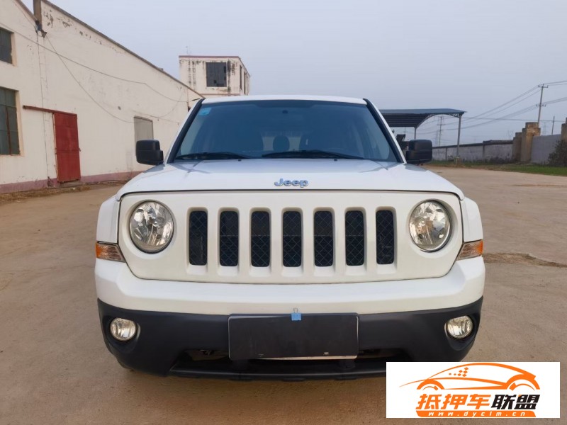  15年Jeep自由客轎車 