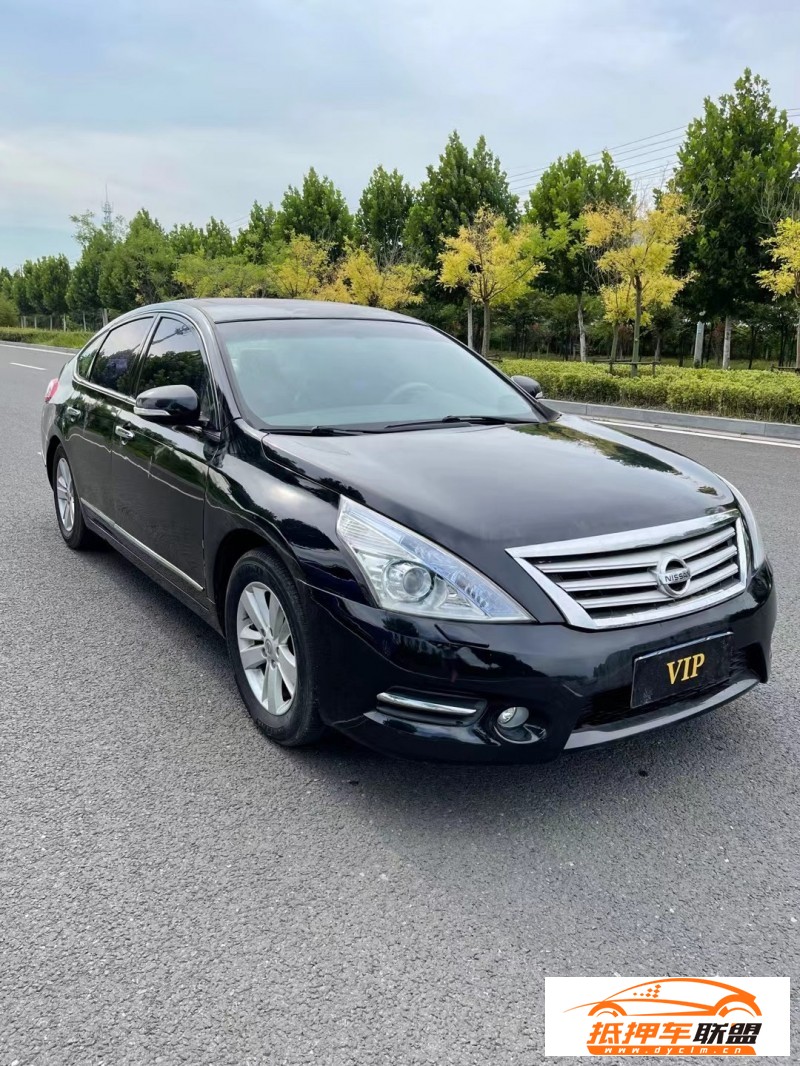  12年日產(chǎn)天籟轎車 