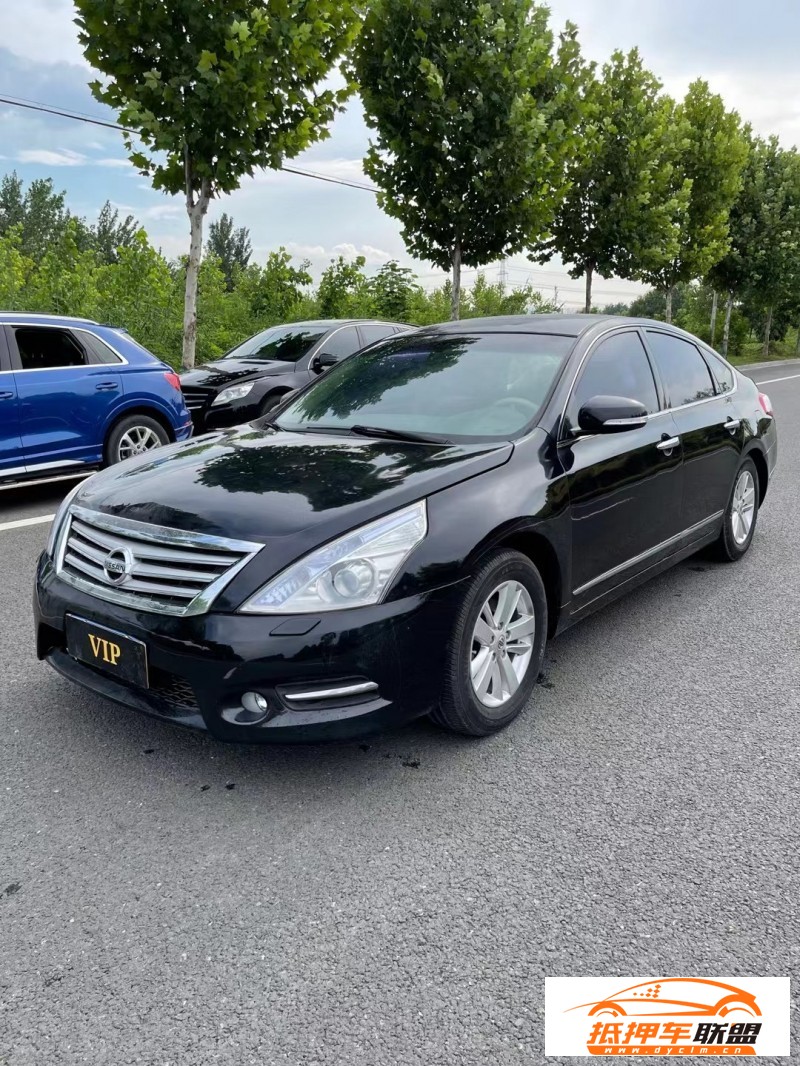  12年日產(chǎn)天籟轎車 
