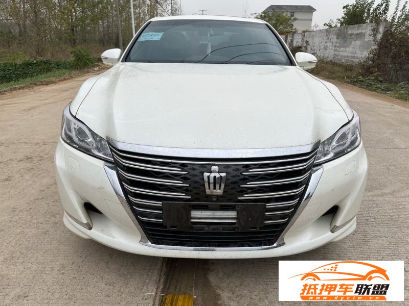  15年豐田皇冠轎車 
