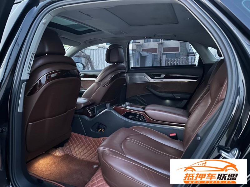  13年奧迪A8L轎車(chē) 