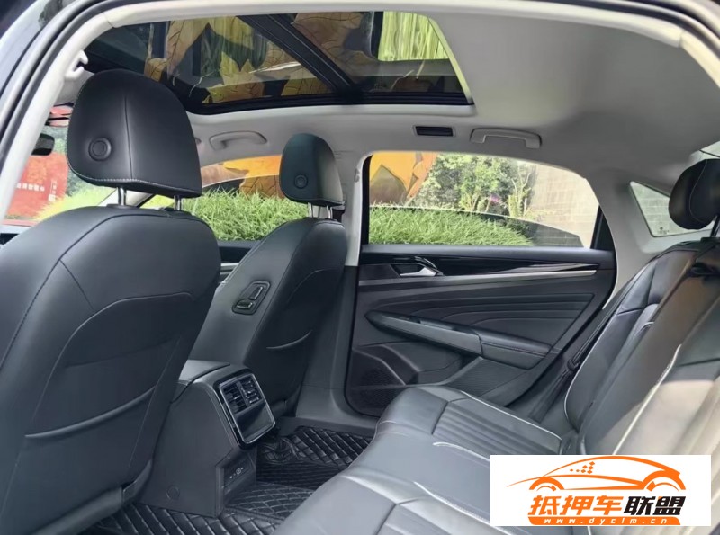  22年大眾帕薩特轎車 