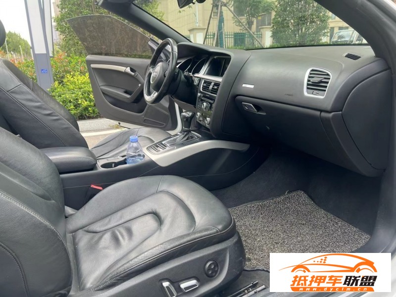  16年奧迪A5轎車 