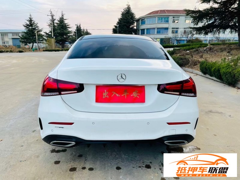  19年奔馳A轎車 