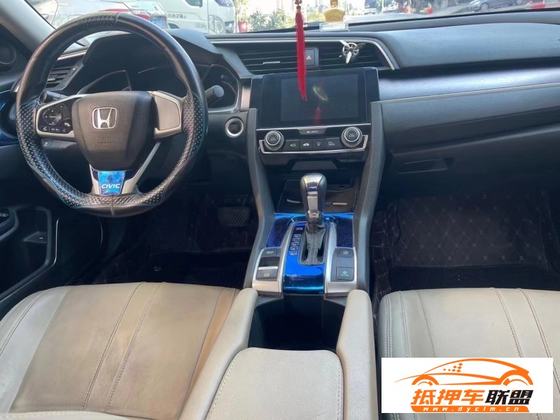  17年本田思域轎車 