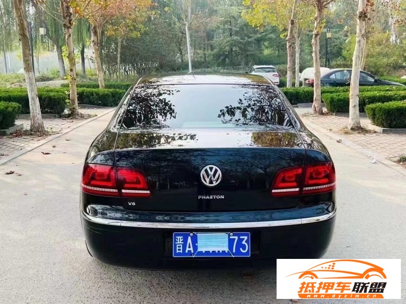  15年大眾輝騰轎車 