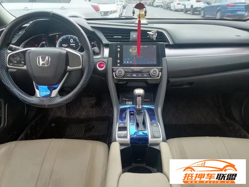  17年本田思域轎車 