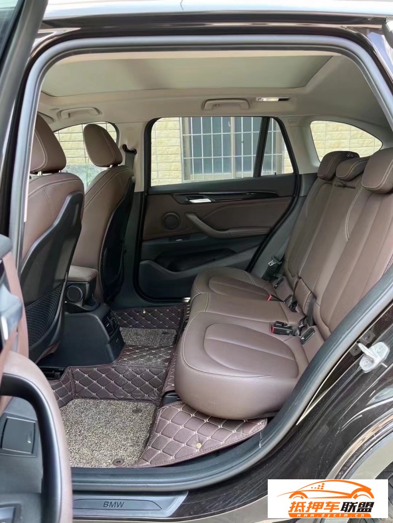  20年寶馬X1SUV 