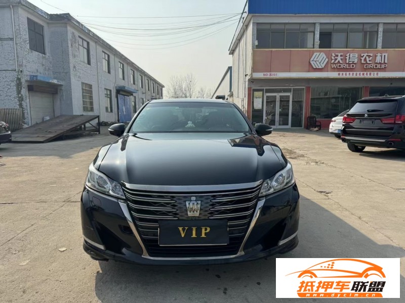 18年豐田皇冠轎車 
