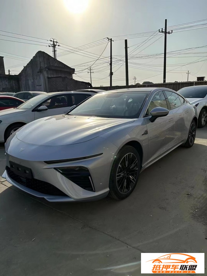  23年哪吒S轎車 