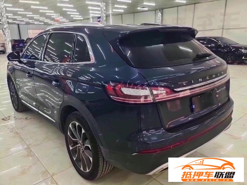  21年林肯航海家轎車 