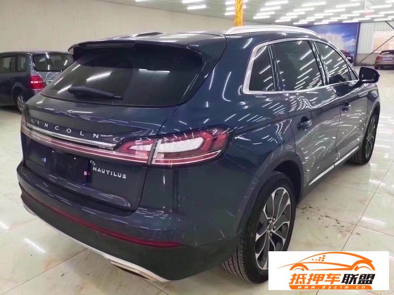  21年林肯航海家轎車 