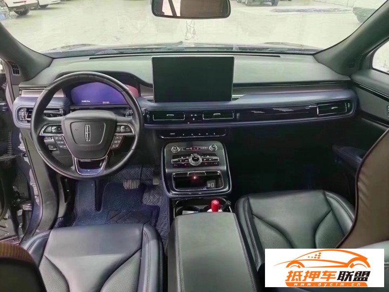  21年林肯航海家轎車 