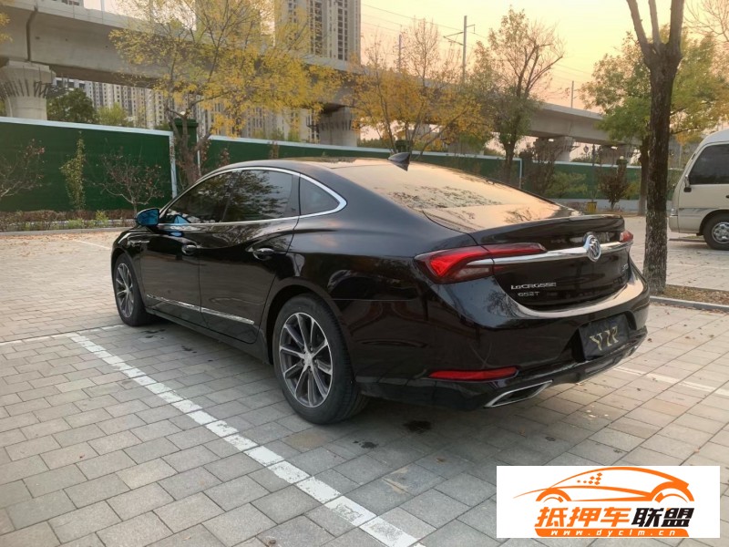  19年別克君越轎車 